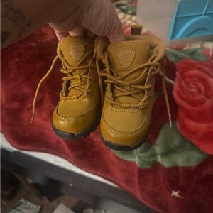 Nike Tan Boots Sturdy Nubuck Ankle-Height fee